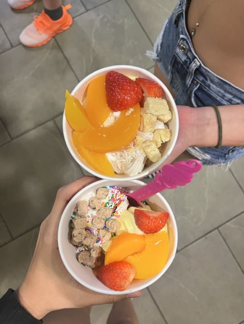 Yummy | Frozen Yogurt | Menchies | Lunch date | Summer | Frozen Yogurt Date, Zoe Core, Menchies Frozen Yogurt, Dates Ideas, Summer Vision, Dream Dates, Lunch Date, Frozen Yogurt, Yogurt