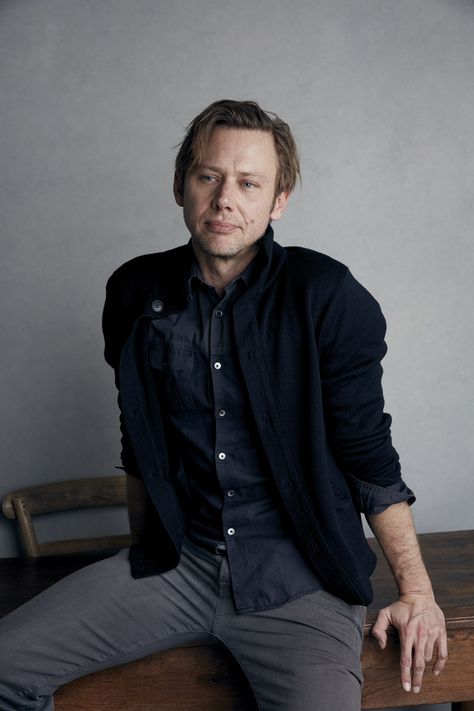 Jimmi Simpson, Attractive Guys, Male Models, Up Shirt, Denim Button Up, Button Up Shirts, Actors, Models