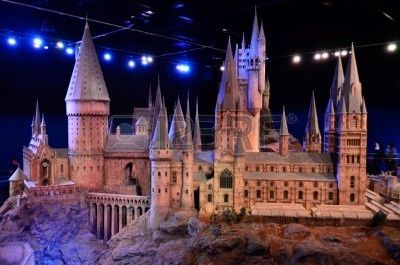 The Hogwarts Castle Scale Mo Mural - RF Images| Murals Your Way Hogwarts Grounds Map, Hogwarts Minecraft, Hogwarts Platform 9 3/4, Lego Hogwarts Castle Display, Hogwarts Castle Landscape, Hogwarts Castle Grounds, Castle Exterior, Hogwarts Castle, Harry Potter Drawings