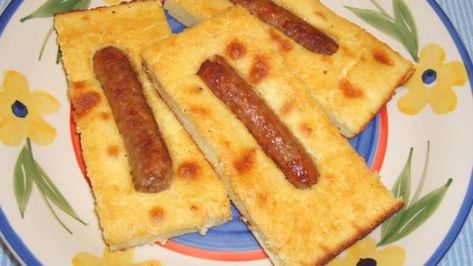 This is a quick and yummy recipe where the pancakes and sausage are all ready at the same time! Serve hot with butter and syrup. Pancakes And Sausage, Sausage On A Stick, Pancake Sausage, Kid Chef, Baked Pancakes, Sausage Bake, Sausage Recipe, Food Wishes, Sweet Recipe