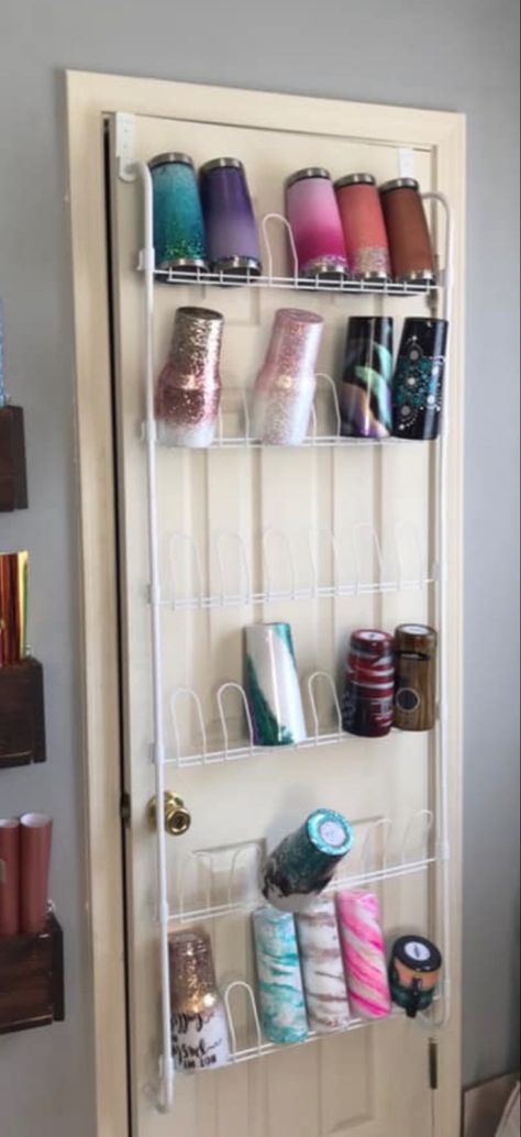 Tumbler Cup Shelf, Yeti Tumbler Storage Ideas, Tumbler Storage Ideas Kitchen, Tumbler Cup Organization, Diy Tumbler Storage Ideas, Tumbler Cup Display Ideas, Yeti Organization, Yeti Cup Storage Ideas, Sublimation Organization