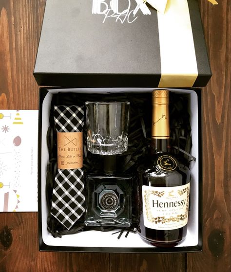 BoxPac | giftbox. Best Gift Hennessy Gift Ideas For Him, Christmas Box Ideas For Boyfriend, Boyfriends Graduation, Diy Birthday Gifts For Him, Hotel Ideas, Groomsmen Gift Box, Christmas 2025, Gift Baskets For Men, Birthday Basket