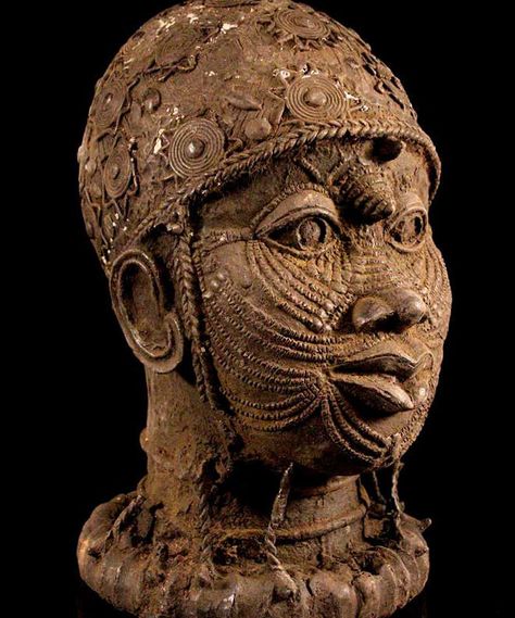 Nigeria Art, Benin Art, Ancient Israelites, Yoruba People, Dr K, Egyptian Artifacts, African Sculptures, Royal Art, 1000 Years