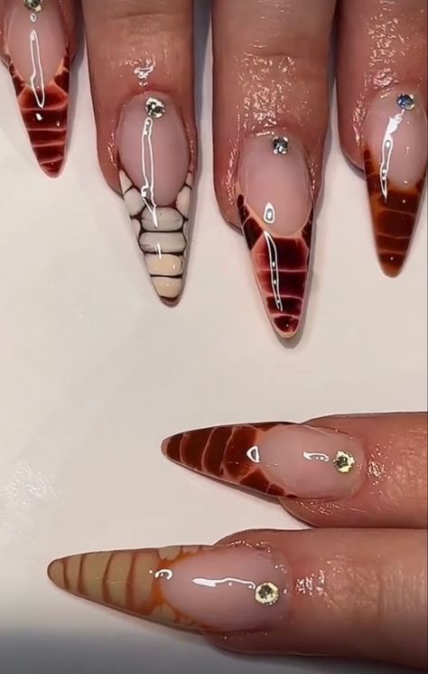 Crocodile Nail Design Almond, Almond Nails Croc Print, Croc Almond Nails, Brown Snake Nails, Almond Croc Nails, Reptile Nails Design, Red Croc Nails, Baddie Almond Nails, Snakeskin Nails