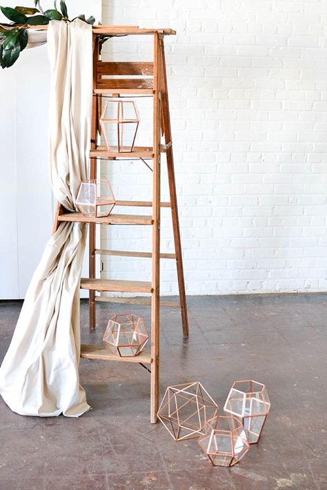 Ladder Arbor, Ladder Decor Ideas, Vintage Ladder Decor, Wooden Bins, Vintage Ladder, Old Ladder, Rustic Ladder, Wooden Ladder, Food Displays