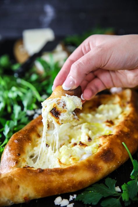 dipping bread into melted cheese from easy georgian khachapuri Khachapuri Recipe, Armenian Food, Georgian Food, Georgian Cuisine, Armenian Recipes, Tzatziki Sauce, Cooked Food, Cooking Easy, Turkish Food