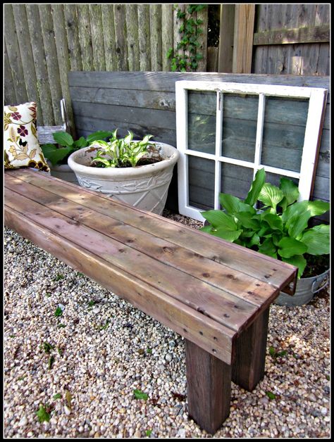 Pinner wrote: ok this is super easy - Pallet Garden Bench- would be great for the grassy side of the firepit(?) Pallet Garden Benches, Garden Bench Diy, Pallet Bench, Pallet Projects Furniture, Diy Garden Furniture, Pallet Outdoor, Bench Plans, Pallet Garden, Pallets Garden