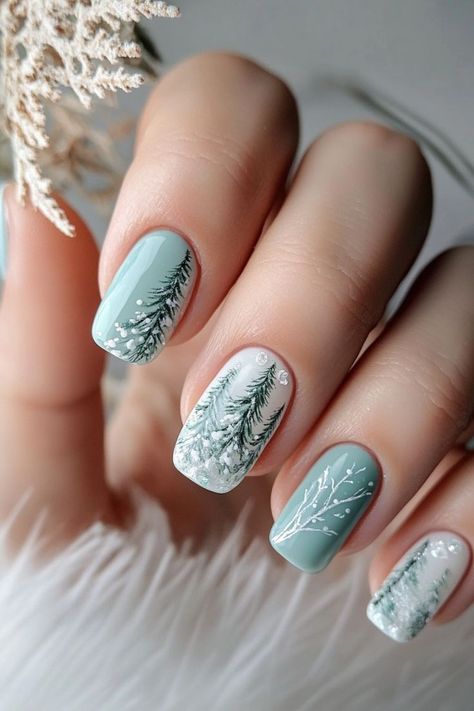 Christmas Holiday Nails Simple, Prettiest Christmas Nails, Nails Christmas Tree Designs, Holiday Nails Snowman, Christmas Design For Nails, Winter Nails Coffin Short, White Christmas Tree Nail Art, Flannel Nails Christmas, Christmas Tropical Nails