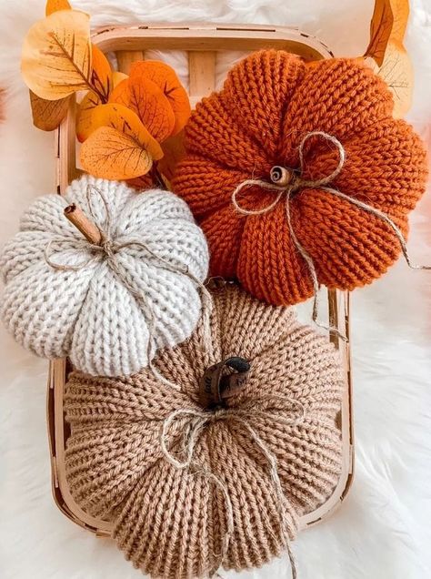 Knit Pumpkins, Boho Christmas Decor, Cozy Fall Decor, Fall Decor Ideas, Crochet Pumpkin, Fall Crafts Diy, Fabric Pumpkins, Boho Christmas, Pumpkin Crafts