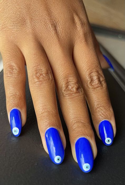 Electric Blue Gel Nails, Electric Blue Nail Art, Nails Cobalt Blue, Nails Electric Blue, Electric Blue Nails Design, Blue Evil Eye Nails, Electric Blue Nails, Nail Art Bleu, Cobalt Blue Nails