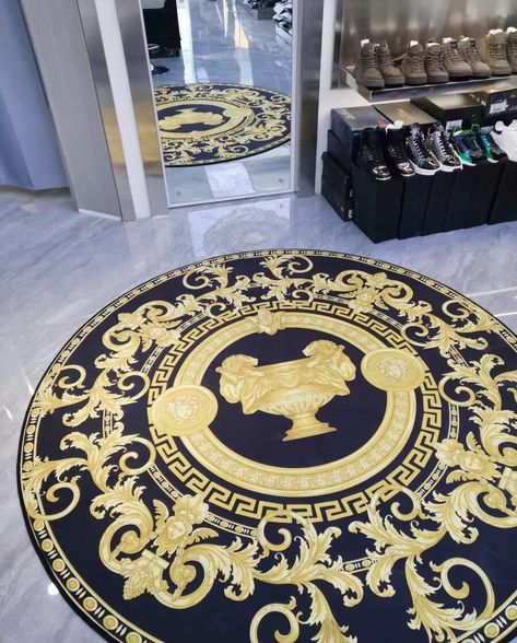 Versace Home Decor, Classic Carpet, Versace Baroque, Painting Carpet, Velvet Carpet, Rug Round, Versace Home, Round Shape, Rugs On Carpet