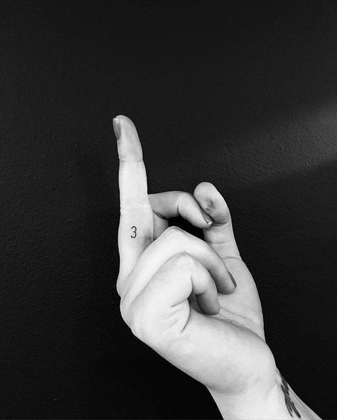 Tiny number three tattoo on the finger. Three Tattoo, Jonboy Tattoo, Small Finger Tattoos, Jon Boy, Finger Tattoo For Women, Chic Tattoo, Number Tattoos, 4 Tattoo, Gorgeous Tattoos