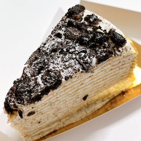 Mille Crepe Cake Oreo, Mile Crepes Cake, Miles Crepes, Oreo Crepe, Mille Crepe Cake, Mille Crepes, Dessert Cafe, Japanese Crepes, Mille Crepe