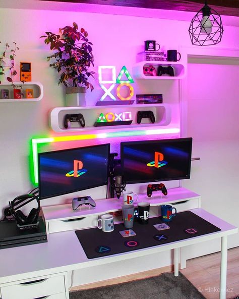 By:@hinkowicz | What are you playing this weekend? #Gamrtalk Boys Gaming Bedroom, Small Gaming Room Ideas, Playstation Room, Gaming Bedroom, Small Game Rooms, Nerd Room, Setup Gamer, Computer Gaming Room, Gamer Room Decor