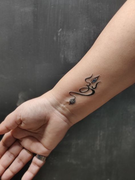 He is almighty!! 


#tattoo#tattoostudio#minimaltattoo#omtattoodesign#mumbai Om Namah Shivay Tattoo, Om Namah Shivay, Minimal Tattoo, Infinity Tattoo, Tattoos, Quick Saves