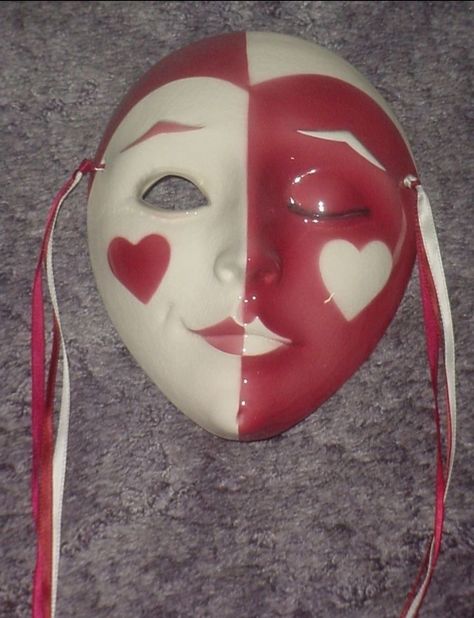 Clay Mask Art, Clown Pics, Paper Mache Mask, Jack Of Hearts, Mask Aesthetic, Ceramic Mask, Clown Mask, Theatre Masks, Arte Grunge