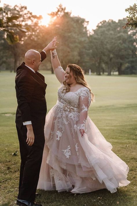 Plus Wedding Dresses, Plus Size Wedding Dress, Plus Size Brides, Plus Size Bride, Wedding Picture Poses, Wedding Photography Tips, Magical Wedding, Wedding Dresses Romantic, Plus Size Wedding