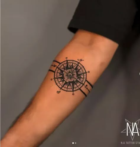 Compass Armband Tattoo Adventure Symbol Tattoo, Forearm Compass Tattoo Men, Compass Arm Band Tattoo, Stormlight Tattoo, Forearm Band Tattoos Men, Vintage Compass Tattoo, Compas Tattoo, Traditional Compass Tattoo, Butterfly Leg Tattoos