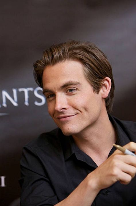 Kevin Zegers, Dragon Princess, Mckenna Grace, Dragon Rider, How To Train Your Dragon, How To Train Your, Train