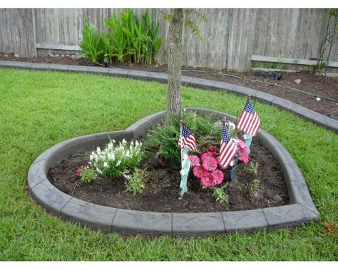 Memory Garden Ideas, Tree Ring Landscape, Memory Garden, Garden Edging Ideas, Pet Memorial Garden, Landscaping Around Trees, Front Yard Decor, Landscape Curbing, Landscape Design Ideas