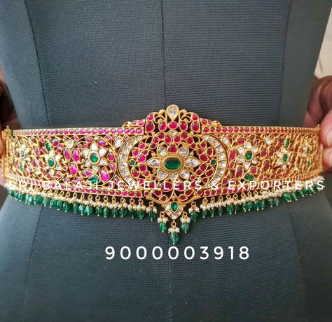 Kundan Vaddanam, Saree Belts, Gold Vaddanam, Pretty Gold Necklaces, Hip Belts, Vaddanam Designs, Hip Jewelry, Diamond Pendant Jewelry, Black Dinnerware