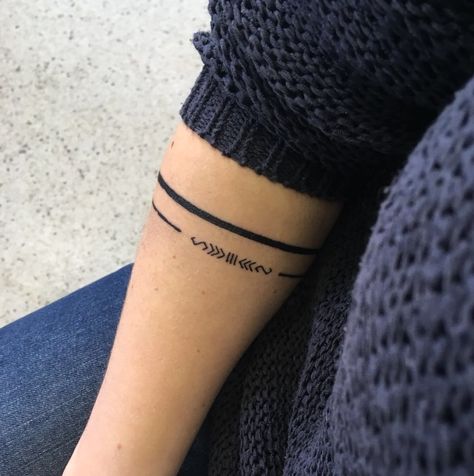 Stripe Tattoo Women, Ankle Cuff Tattoo Men, Arm Ring Tattoo Woman, Arm Band Tattoo Meaning, Forearm Band Tattoo For Women, Tattoos Pulseras, Stripe Tattoo, Wrist Band Tattoo, Minimal Tattoo Ideas