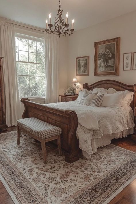 Old Home Bedroom Ideas, Bedroom With Leaves, The Perfect Bedroom, French Victorian House Interior Design, Antique French Country Bedroom, Antique Bedroom Decor Vintage, Bedroom With Vintage Furniture, Vintage Bedding Set French Country, Romantic Style Decor