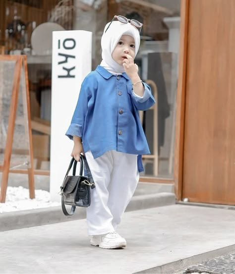 Muslim Kids Fashion, Kids Outfits Daughters, Kids Party Wear Dresses, Kids Dress Collection, Fashion Baby Girl Outfits, Kids Dress Patterns, Girls Frock Design