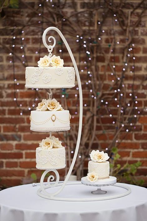 Hanging Cakes Cake Chandelier, Hanging Cake, Chandelier Cake, Wedding Renewal Vows, Heart Cakes, Luxury Cake, Luxury Wedding Cake, Wedding Anniversary Cake, Rustic Cake