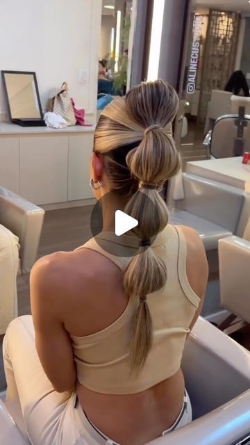 AllBraidsEveryDay on Instagram: "Everyday Beauty 👸🏼 
•
Author @ojoaquim 
•
#weddinghairinspo #cabellorubio #peinadosvideos #bridehairstyle #hairideas #hairtrends #mermaidhair #peinados #haireducation #weddinghair #peinadosvideos #hairstyles #weddingupdo #baleyage #cabellosano #hairtransformation #hairfashion #tutorialespeinados #hairinspo #hairtutorial #hairhacks #hairstyles #cabello #hairdo #trenzas #braids #hairtips #hairtrick #weddinghairstyle #hairvideos" Gym Hair, Gym Hairstyles, Wedding Updo, Mermaid Hair, Hair Transformation, Bride Hairstyles, Hair Videos, Hair Hacks, Hair Trends