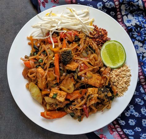 Vegan Pad Thai Recipe, Thai Meals, Vegetarian Pad Thai, Vegetarian Thai Recipes, Vegetarian Thai, Vegan Pad Thai, Food Near Me, Thai Recipe, Pad Thai Recipe