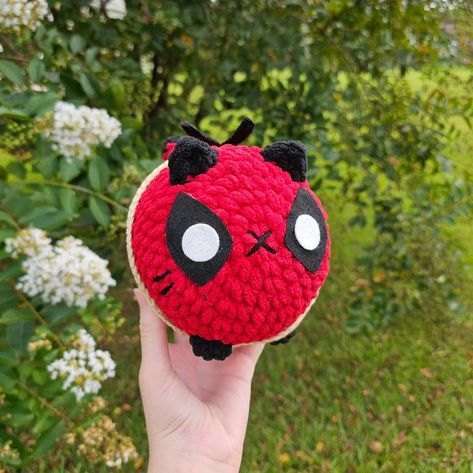 Deadpool Cat ❤️🖤 Still love this guy so much! Pattern by @anniecarrawayart Details-freehanded #crochet #deadpool #deadpoolandwolverine #crochetplush #customorder #customcrochet #amigurumi #loafcat Deadpool Crochet Pattern Free, Deadpool Crochet Pattern, Crochet Deadpool, Pride Crochet, Crochet Bee, Custom Crochet, Crochet Cat, Pattern Free, Christmas Crochet