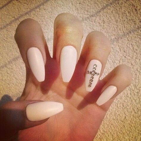 White Nails With Cross Rhinestones, Cross White Nails, White Cross Nails, White Nails With Cross, Cross Makeup, White Coffin Nails, Cross Nails, Nails Design With Rhinestones, Pretty Nail Designs