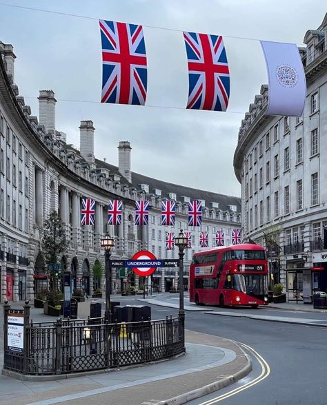 London Flag, England Aesthetic, Aesthetic London, London Vibes, London Dreams, Living In London, London Baby, London Aesthetic, Vie Motivation