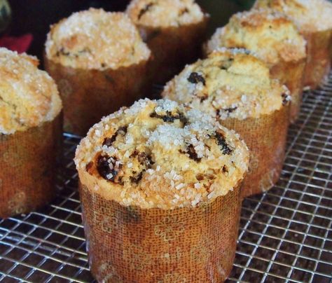 Pannetone Recipe Desserts, Panetone Recipe, Panettone Recipes, Panettone Muffins, Amazing Christmas Desserts, Panettone Cake, Panettone Bread, Panettone Recipe, Pear Muffins