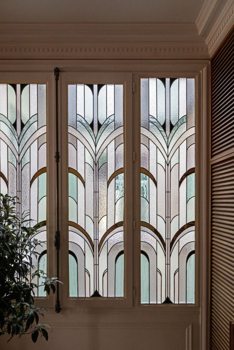 Haussmannian twist Art Deco Study, Glass French Doors Interior, Stained Glass Furniture, Art Deco Stained Glass Window, Art Deco Window, Decor Inspiration Diy, Art Deco Stained Glass, Art Deco Ideas, Modern Stained Glass