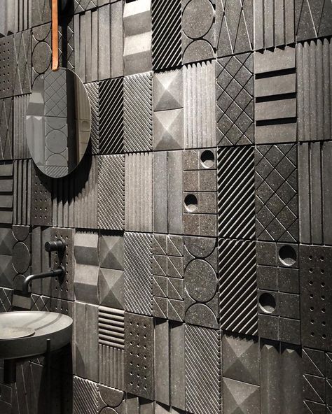 Loving this architectural carved marble tile wall. #eurocucina2018 #lithea #milandesignweek2018 #blackbeauty Bathroom Paintings, Types Of Tiles, Wall Tile Texture, Wall Tiles Design, Paintings Artwork, Interior Painting, Tiles Design, Dark Interiors, Tiles Texture