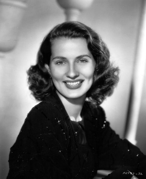 Brenda Marshall Brenda Marshall, Vintage Portrait, Vintage Portraits, Vintage Hollywood, Get It, Hollywood, Actresses, The Originals