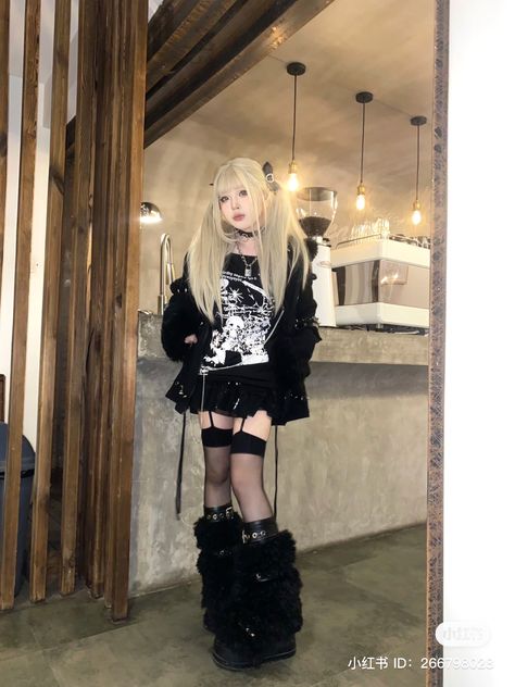 Emo Gyaru Fashion, Gyaru Kei Fashion, Kawaii Black Outfits, Babymetal Concert Outfit Ideas, Black Gyaru Outfit, Dark Harajuku Fashion, Japanese Alt Fashion, Grunge Harajuku Fashion, V Kei Outfits