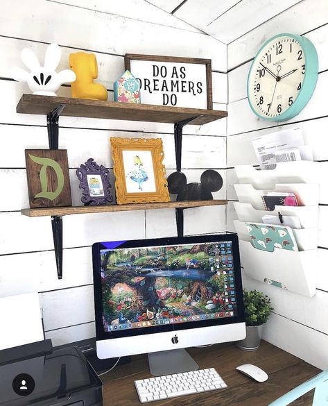 Disney Home Office, Disney Office Ideas For Adults, Disney Basement, Adult Disney Bedroom, Cubical Ideas, Disney Decorations, Disney House Ideas, Disney Bedroom, Disney Office