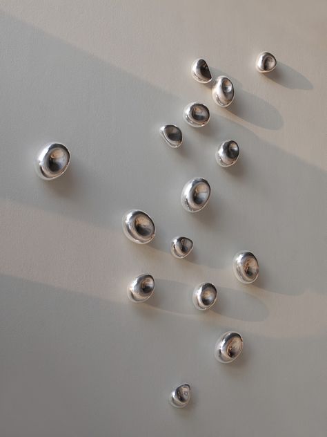 Bubbles Pearl Sculpture, Alexander Lamont, Round Wall, Art Center, Wall Sculptures, The Wall, Art Decor, Alexander, Decorative Items