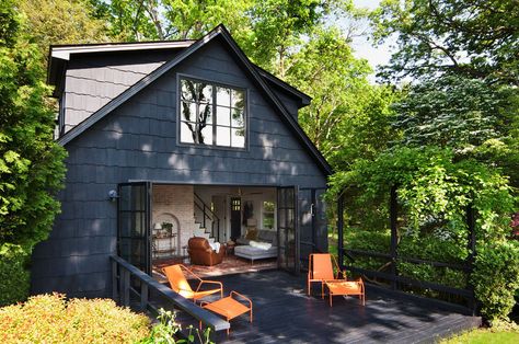 Garrison Foundry has renovated this midcentury modern cottage house located in Garrison, New York. #house #cottage #cabin Cabin Renovation, Waterfront Cabins, Contemporary Cabin, River Cottage, Cabin Exterior, Hgtv Dream Home, Cottage Renovation, Architecture Model Making, Modern Cottage