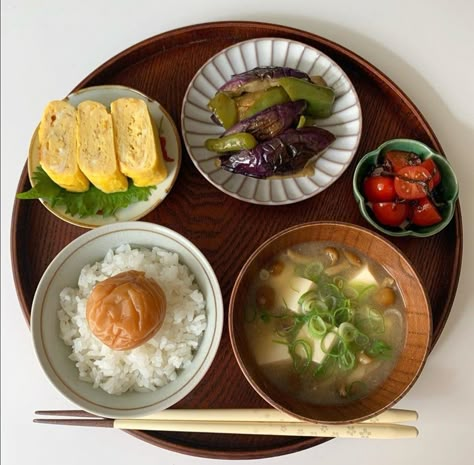 Japanese Healthy Lifestyle, Meal Aesthetic, Japenese Food, Japanese Food Traditional, Christmas Meals, Festive Recipes, Healthy Food Dishes, Delicacy Food, Healthy Food Motivation