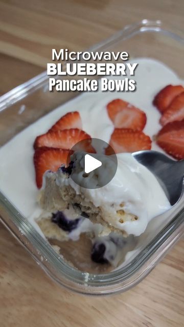 Shannon Hanson on Instagram: "Looking for low-calorie, high protein breakfast ideas?  This will definitely become a favorite 😍   Just 324 calories, 27g protein,   Here's the recipe: Mix 50g Kodiak Pancake Mix with almond milk to a Pancake batter consistency.  Add 40g frozen blueberries   Microwave for 2 minutes.   Mix 5.3oz vanilla oikos triple zero greek yogurt And 15g maple syrup Top with additional berries.   How easy was that!?   Let me know if you'll try this!?  #macros #Pancakes #easybreakfast #highprotein ##lowcalorie" Kodiak Pancake Mix Recipes Healthy, Oikos Triple Zero Recipes, Kodak Pancakes, Kodiak Pancake Mix Recipes, Kodiak Cakes Recipe, High Protein Breakfast Ideas, Protein Breakfast Ideas, Oikos Triple Zero, Kodiak Pancakes