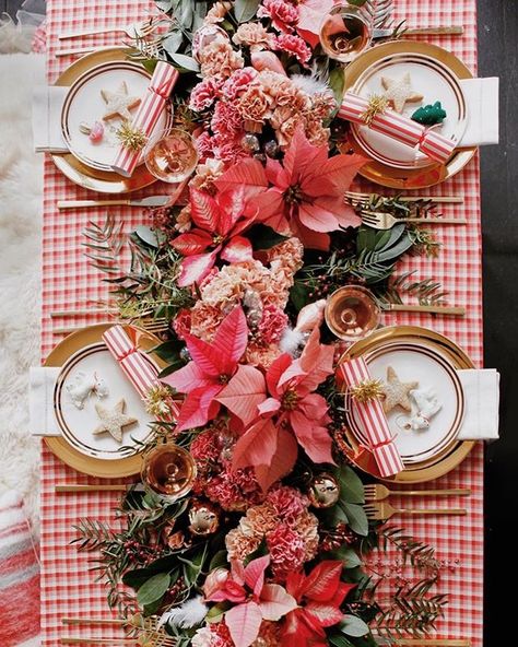 last years poinsettia runner with carnations baubles & greenery !! still such a fave. cant wait to share this years tabletop with you all!! . #christmastable #christmastablesetting #poinsettia #floralrunner #holidaytable #holidayentertaining #christmasdinner #christmasdiy #merryandbright #howiholiday #ckstyleaccordingly #ckentertains #ggholiday #theeverygirlholiday #countrylivingmag #sodomino #verytandc #verandamag #vogueliving Pink And Red Christmas Table, Red Christmas Table, Pink Christmas Table, Christmas Table Setting, Holiday Dinner Party, Floral Runner, Christmas Dinner Party, Christmas Tabletop, Pink Christmas Decorations