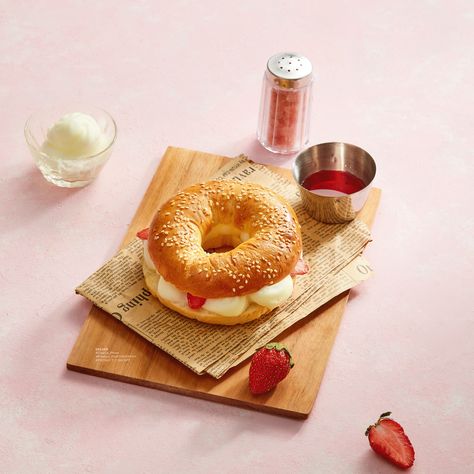 Bagel with strawberry cream cheese on Behance Bagels Photography, Pastry Photoshoot, Bagel Photography, Dessert Styling, Cheese Bagels, Product Photoshoot, Products Photography, Strawberry Cream Cheese, Tim Hortons