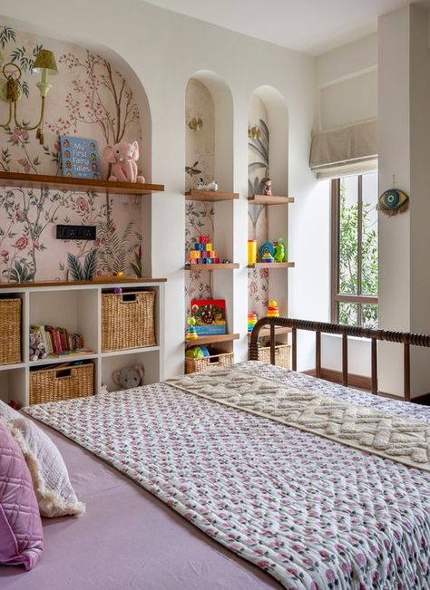 Shoujo Life, Bright Kids Room, Beautiful Bed Designs, Indian Room, Indian Bedroom Decor, Indian Room Decor, Indian Bedroom, Bed Design Modern, Bedroom Deco