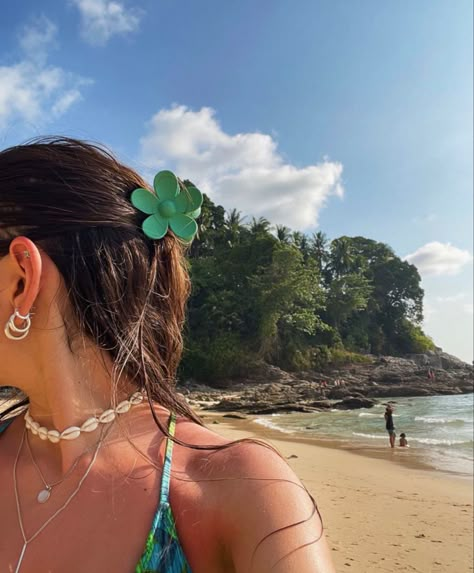 Beach Jewelry Aesthetic, Aesthetic Beach Pics, Clips Hairstyles, Summer Shoot, Beach Instagram, Dream Pictures, Summer Picture Poses, Aesthetic Beach, Beach Lifestyle