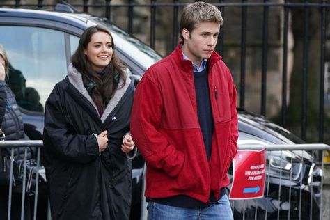 Students Get a Sneak Peek of 'The Crown' as Netflix Films at Kate Middleton and Prince William's College Young Prince William, The Menendez Brothers, Retro Street Style, St Andrews Scotland, Imelda Staunton, Elizabeth Debicki, Prince William And Kate Middleton, Kate Middleton Prince William, Prince Williams