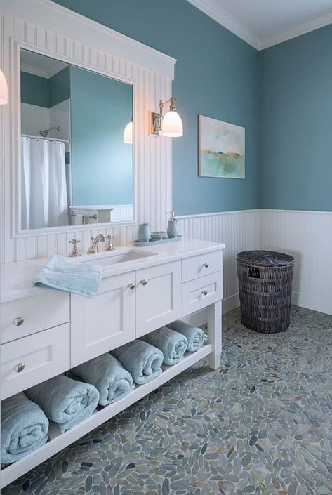 Gorgeous Beach Cottage Bathroom Inspiration Nautical Bathroom Design Ideas, Makeover Kamar Mandi, Coastal Bathroom Design, Beach House Bathroom, Nautical Bathroom Decor, Bathroom Color Schemes, Cottage Bathroom, Nautical Bathrooms, Bathroom Paint Colors